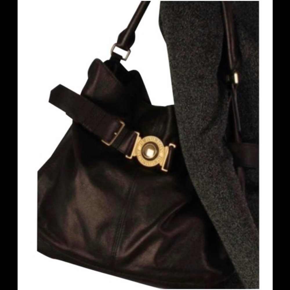 Authetics Buffalo Leather  Burberry Meda…